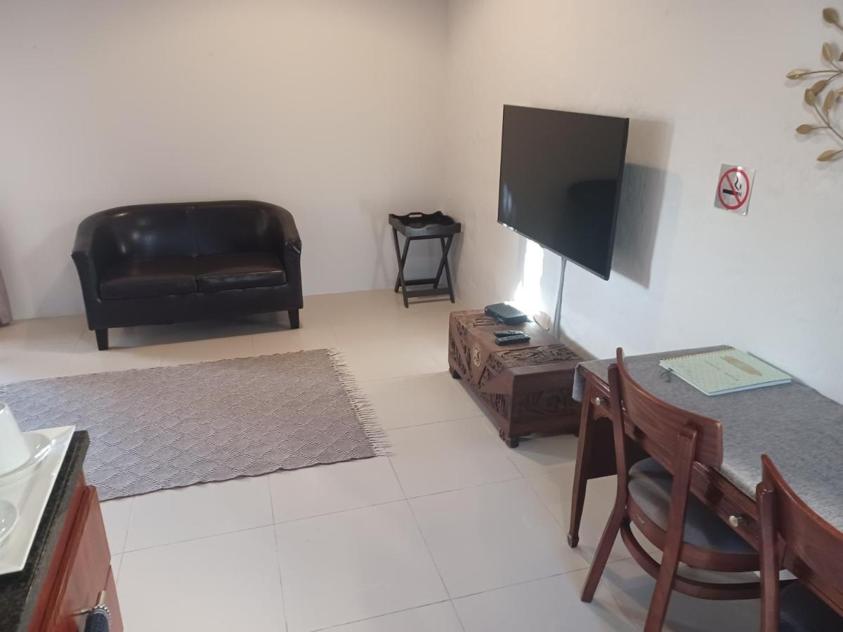 Summerstrand Self Catering For Two พอร์ตเอลิซาเบธ ภายนอก รูปภาพ