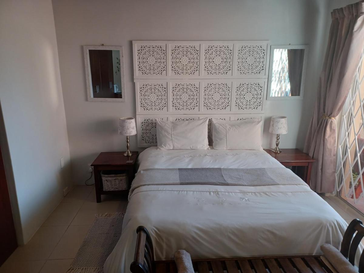 Summerstrand Self Catering For Two พอร์ตเอลิซาเบธ ภายนอก รูปภาพ